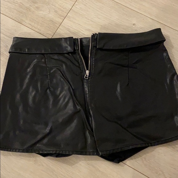 Talula pleather skort - Picture 3 of 5